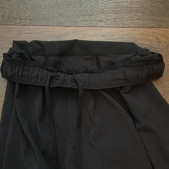 Men’s Lululemon 4inch surge shorts - Picture 3 of 4